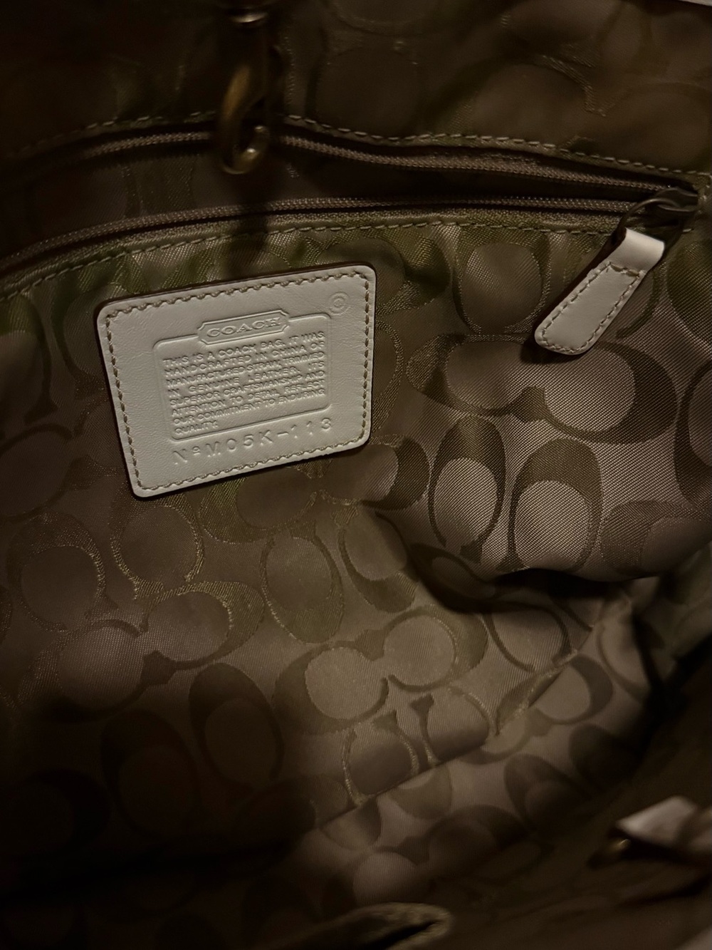 Coach Legacy - Picture 5 of 7